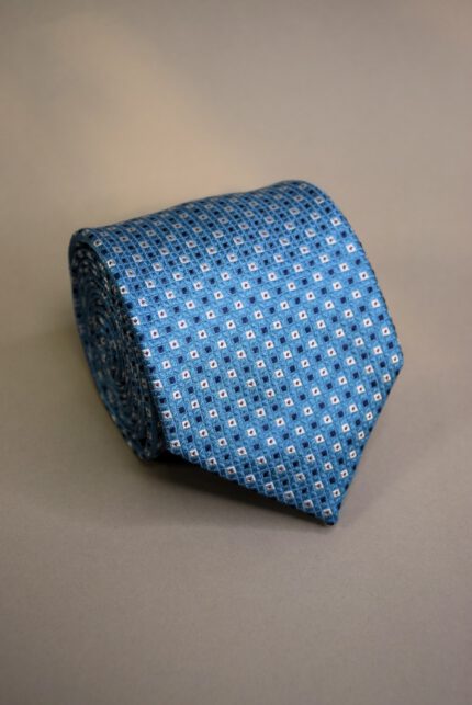 עניבה לגבר עשויה משי גווני תכלת משובץ
